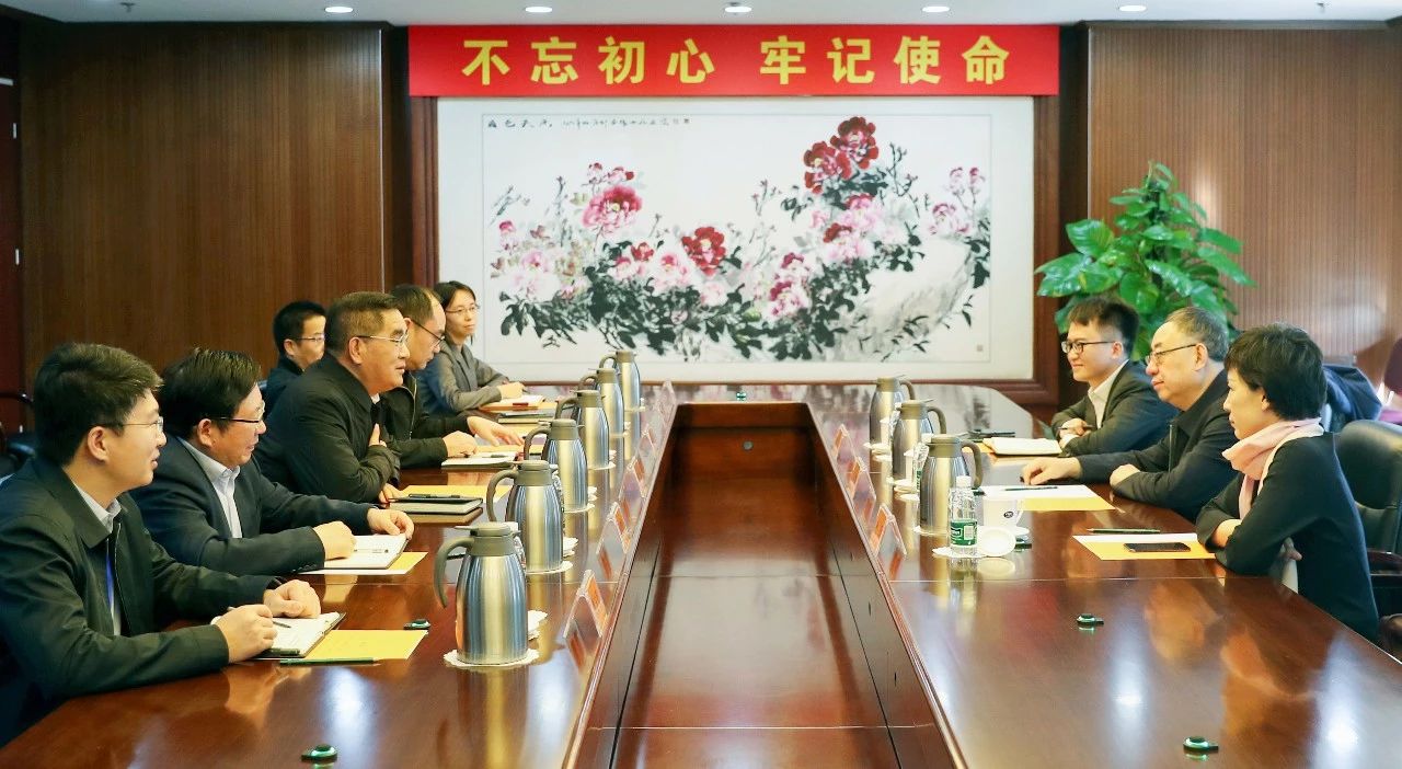 姜仁鋒會見中國國新黨委委員、總會計師劉學詩 